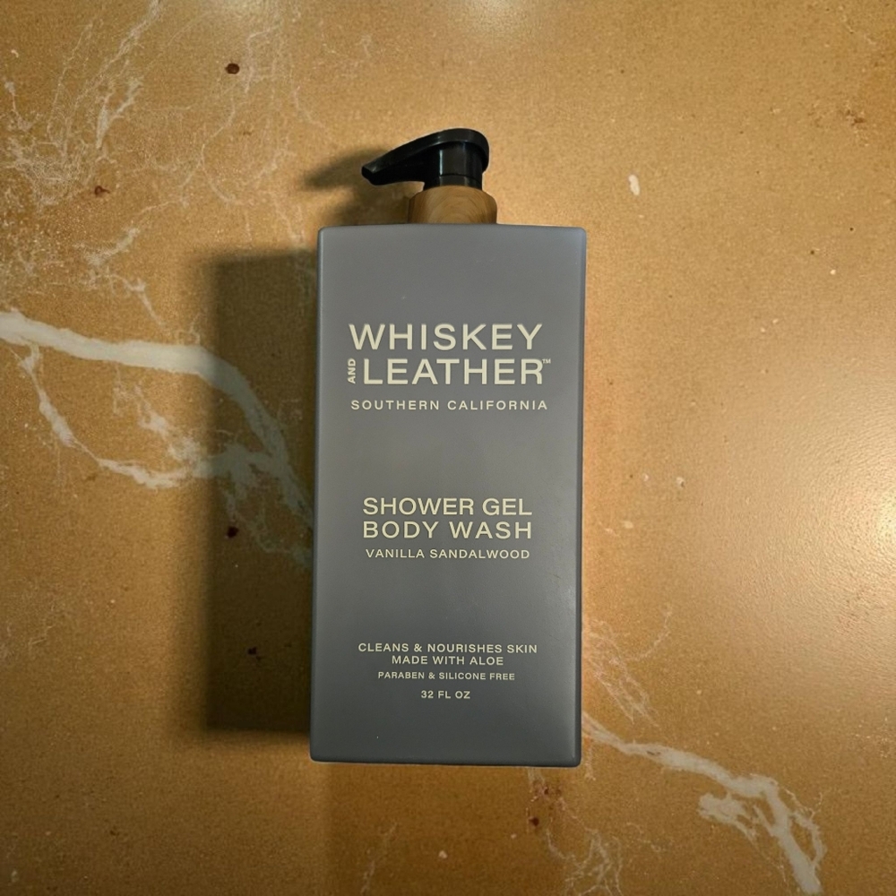 Whiskey and Leather Vanilla Sandalwood Shower Gel | 32 oz | VIRAL